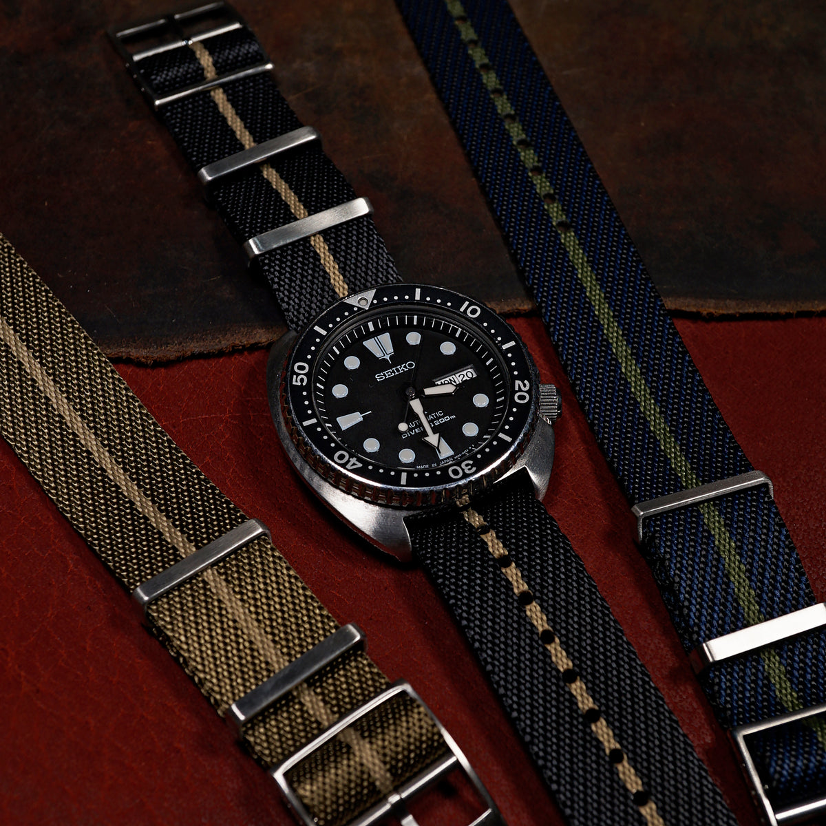 Lux Single Pass Strap in Black Sand