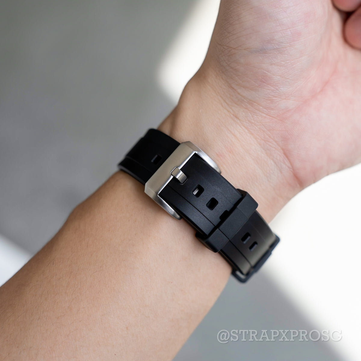 StrapXPro Curved End Rubber Strap for Seiko Monster (4th Gen) in Black (20mm)
