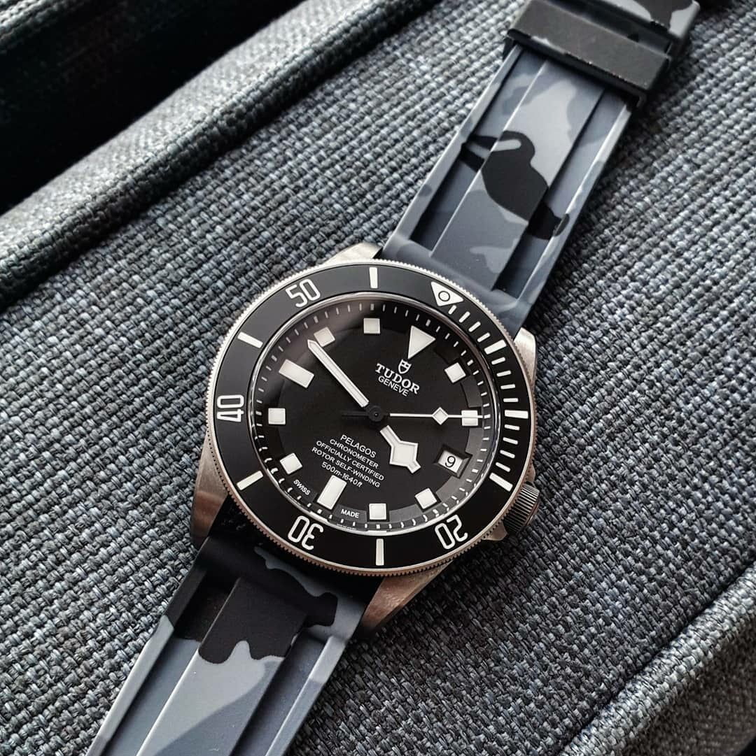 V3 Silicone Strap in Grey Camo