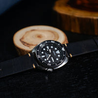 Premium Vintage Oil Waxed Leather Watch Strap in Black
